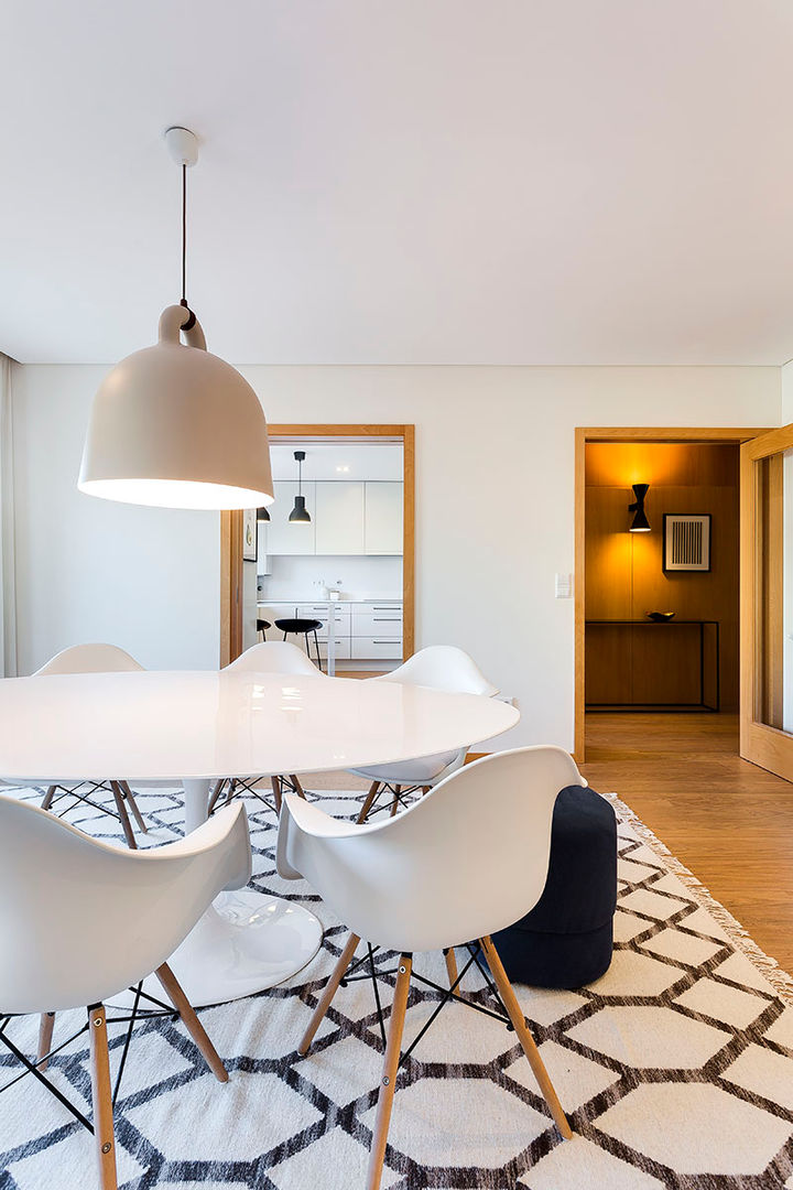 Apartamento T3 Matosinhos Sul, Tangerinas e Pêssegos - Design de Interiores & Decoração no Porto Tangerinas e Pêssegos - Design de Interiores & Decoração no Porto Comedores de estilo moderno Madera Acabado en madera