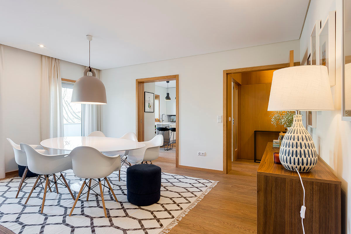 Apartamento T3 Matosinhos Sul, Tangerinas e Pêssegos - Design de Interiores & Decoração no Porto Tangerinas e Pêssegos - Design de Interiores & Decoração no Porto Comedores de estilo moderno Madera Acabado en madera