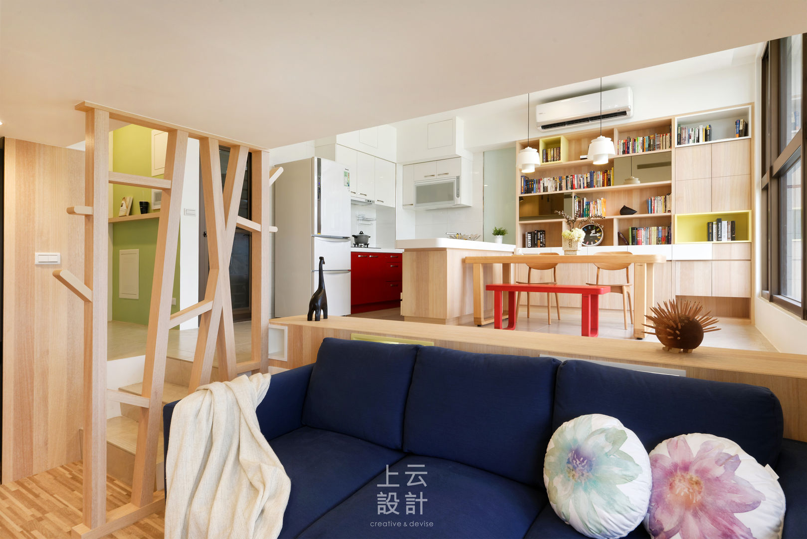 14坪錯層-清爽活潑親子宅, 上云空間設計 上云空間設計 Modern living room