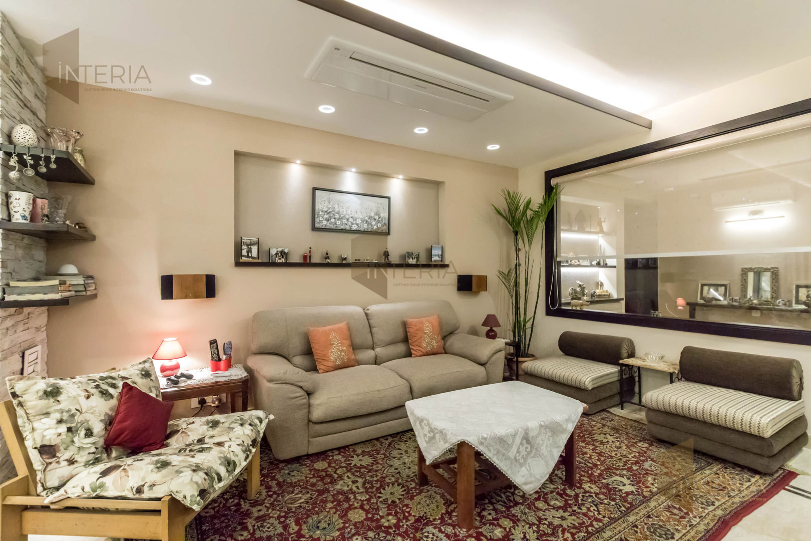 Ambience Lagoon, UK Interia Pvt Ltd UK Interia Pvt Ltd Eclectic style living room