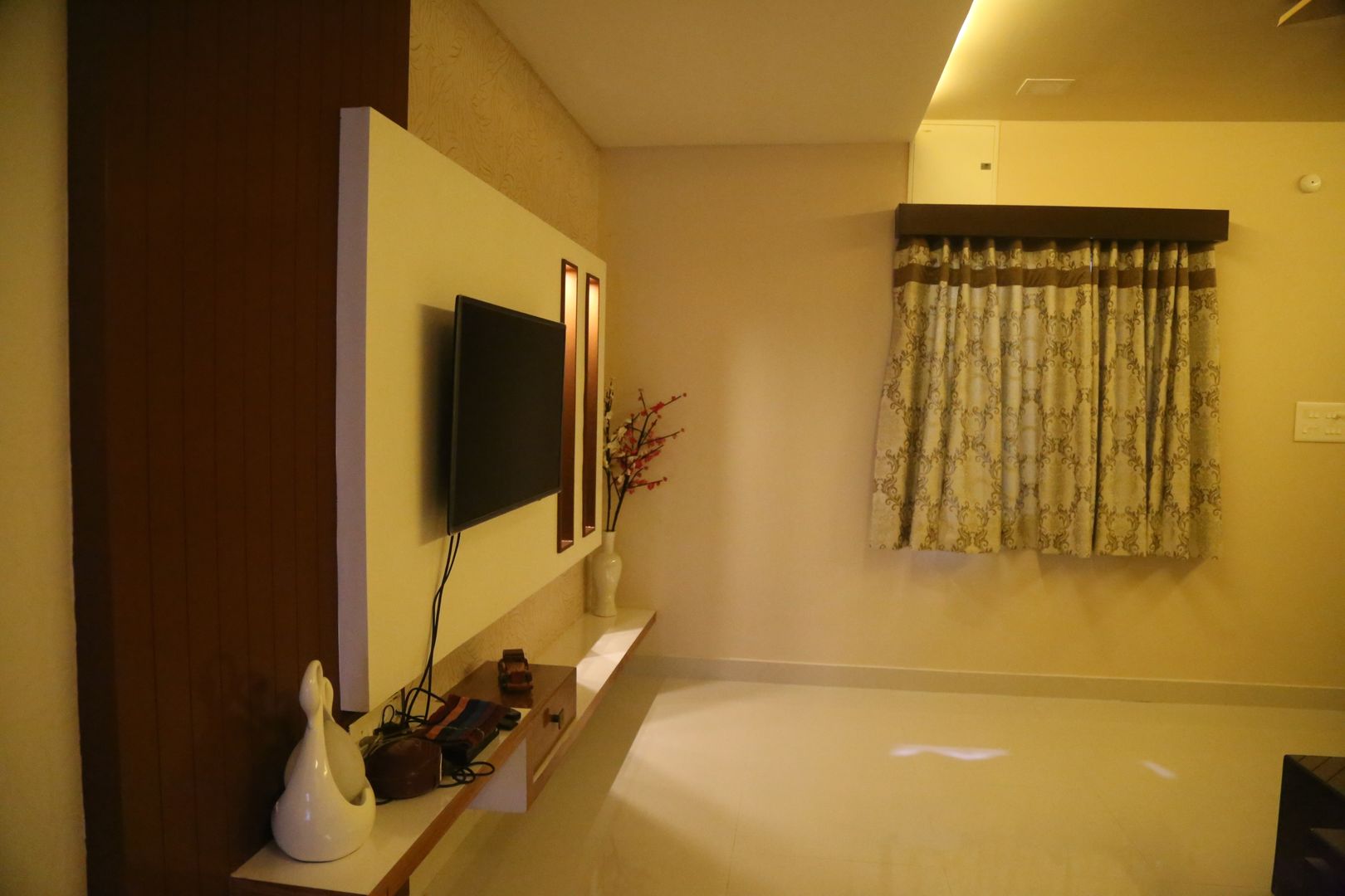 Mr. Gupta Kondapur Naani, Ghar Ek Sapna Interiors Ghar Ek Sapna Interiors Гостиная в стиле модерн