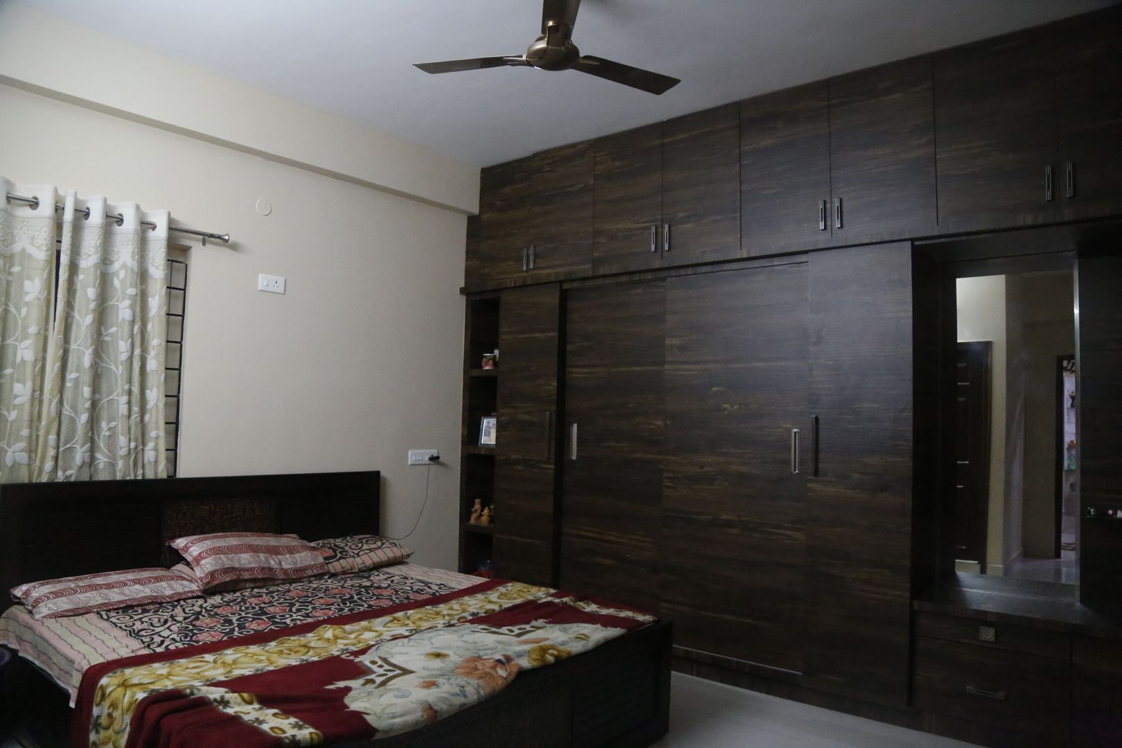 Mr. Gupta Kondapur Naani, Ghar Ek Sapna Interiors Ghar Ek Sapna Interiors Nowoczesna sypialnia