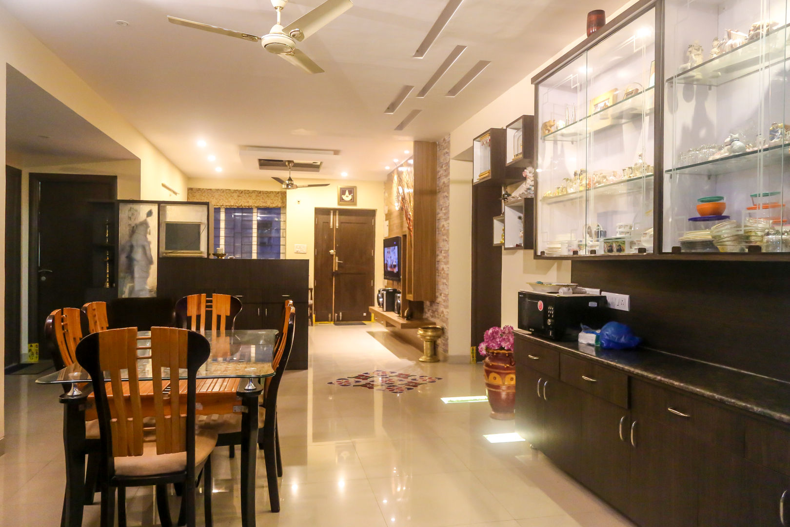 Mr. Kishan InduFortuneCity, Ghar Ek Sapna Interiors Ghar Ek Sapna Interiors Modern dining room
