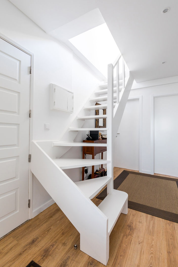 Oeiras - Remodelação Total Apartamento Duplex T2+1 , Sizz Design Sizz Design Stairs