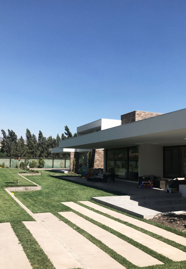 Casa Nogales Chicureo, proyecto arquitek proyecto arquitek Casas familiares Chipboard