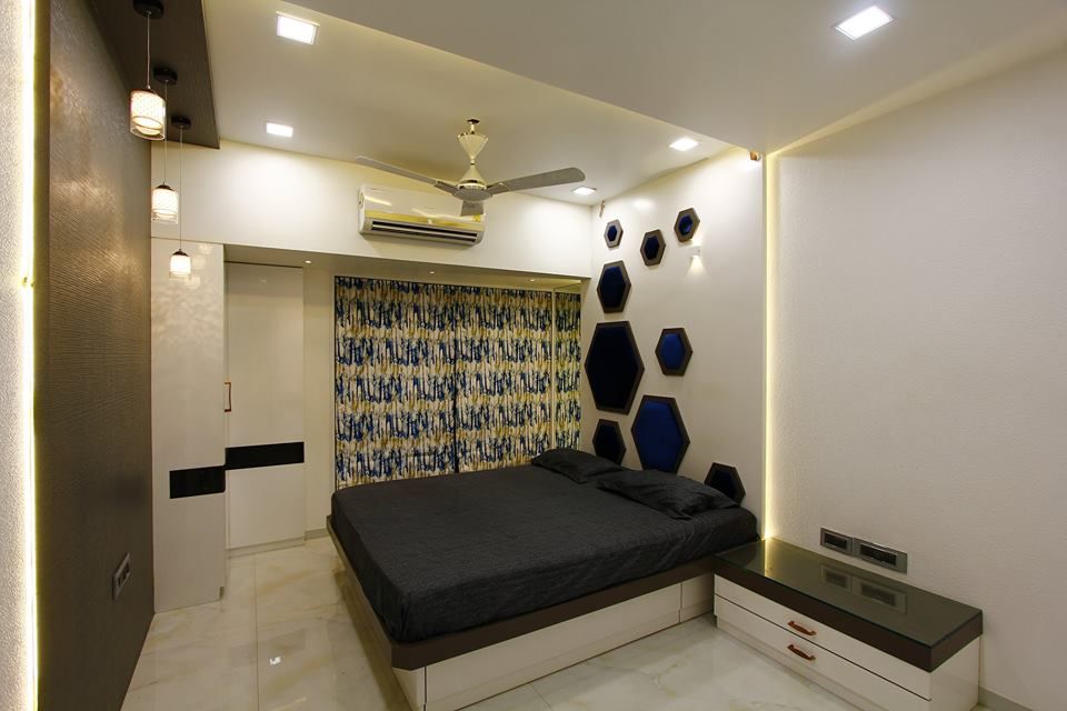 Mr.Ram & Mrs.Lajja Sanghvi, PSQUAREDESIGNS PSQUAREDESIGNS Modern style bedroom