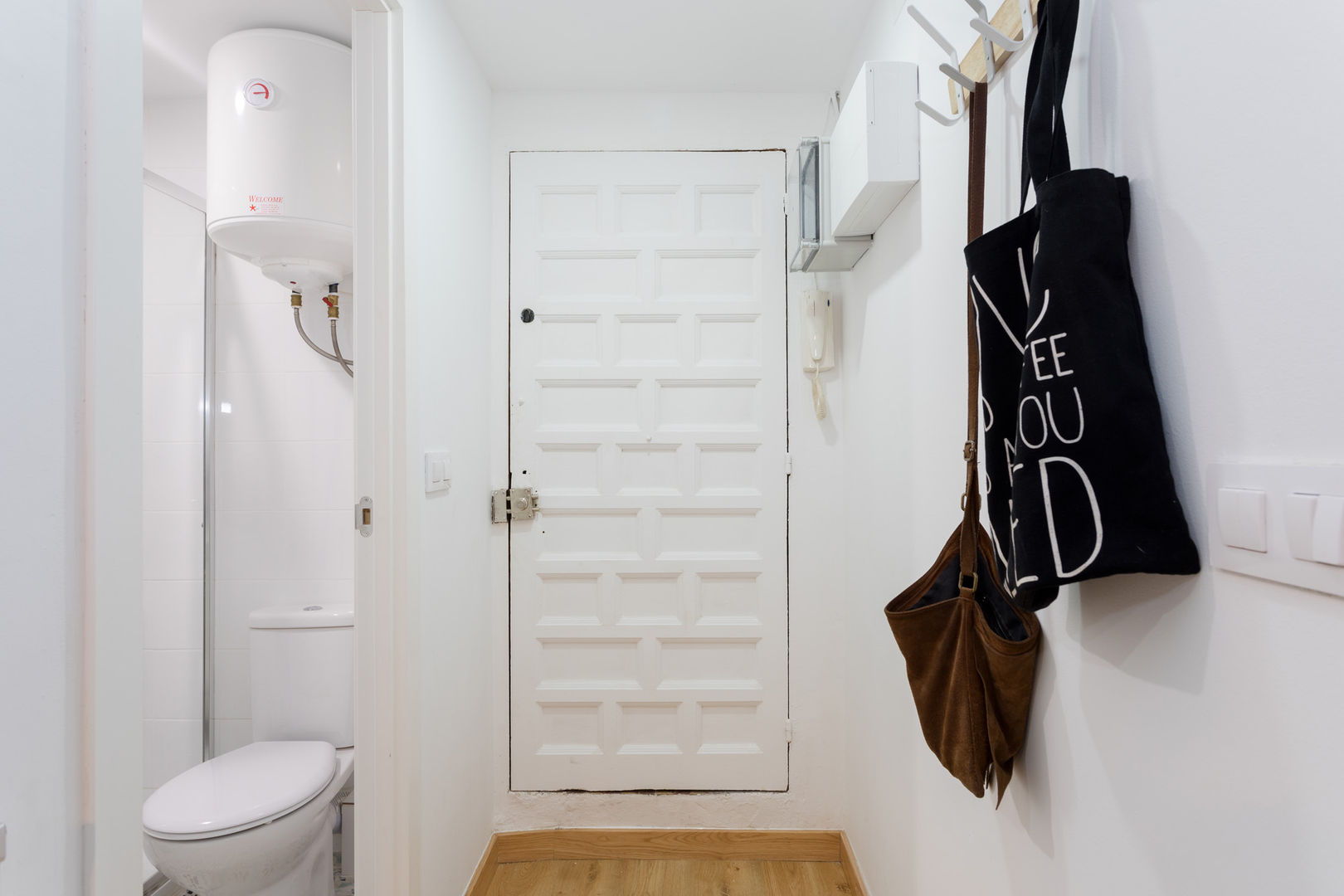 Moderno y acogedor - Interiorismo y Home Staging en Barcelona, Dekohuset Dekohuset Scandinavian style bathroom