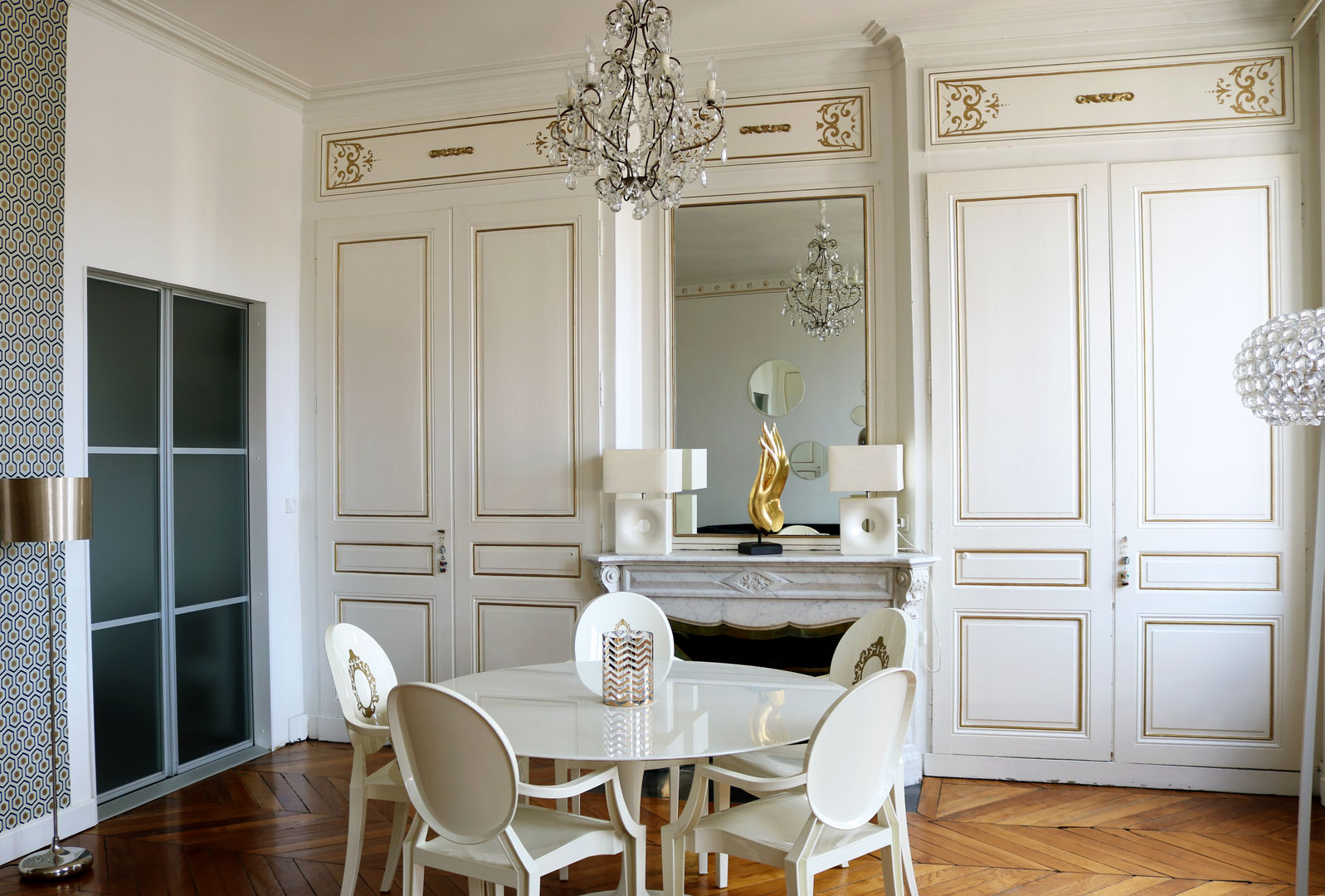 Aménagement et decoration contemporain design dans appartement style haussmannien à Lyon, Laurence Brun Décoration Laurence Brun Décoration Modern dining room