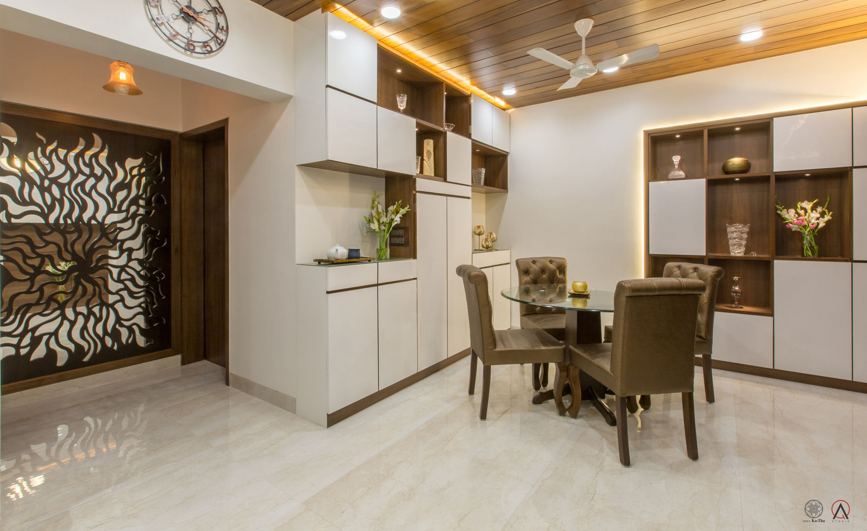 Apartment for Mr & Mrs Merchants, Mazgaon, Design Ka:Tha Design Ka:Tha غرفة المعيشة