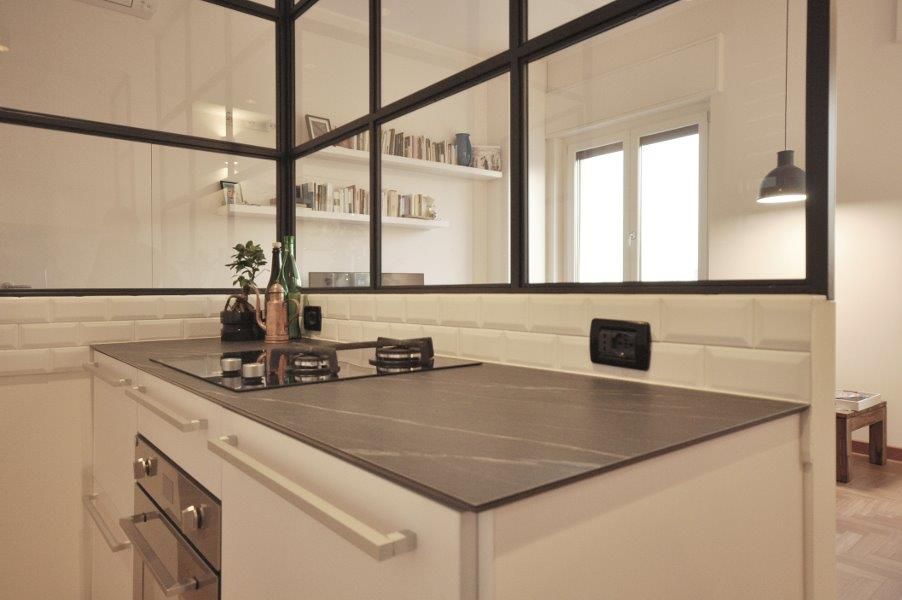 Sile industriale a Milano, Arch. Silvana Citterio Arch. Silvana Citterio Built-in kitchens گلاس