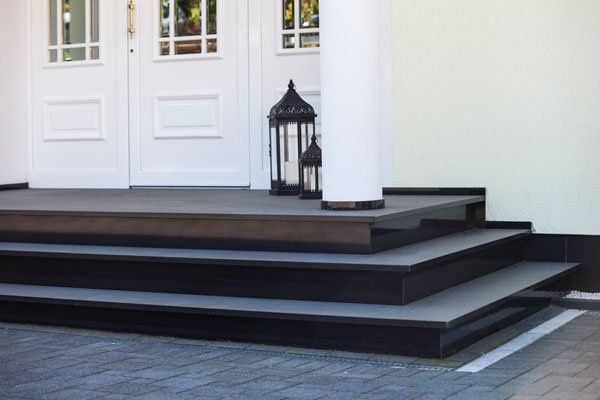 Seitenansicht der Eingangstreppe aus Granit Klepfer Naturstein GbR Stairs Granite Granittreppe,Steintreppe,Naturstein,Natursteintreppe,Außentreppe,Eingangstreppe