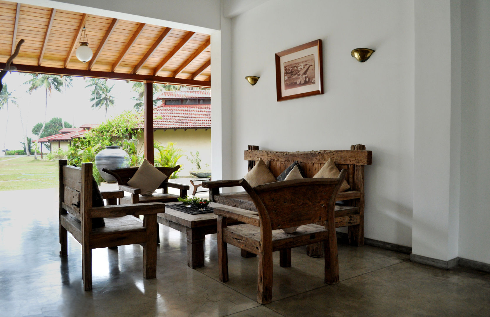 Weligama Bay Resort in Sri Lanka, Interiordesign & Styling Interiordesign & Styling Espaces commerciaux Bois Effet bois Hôtels