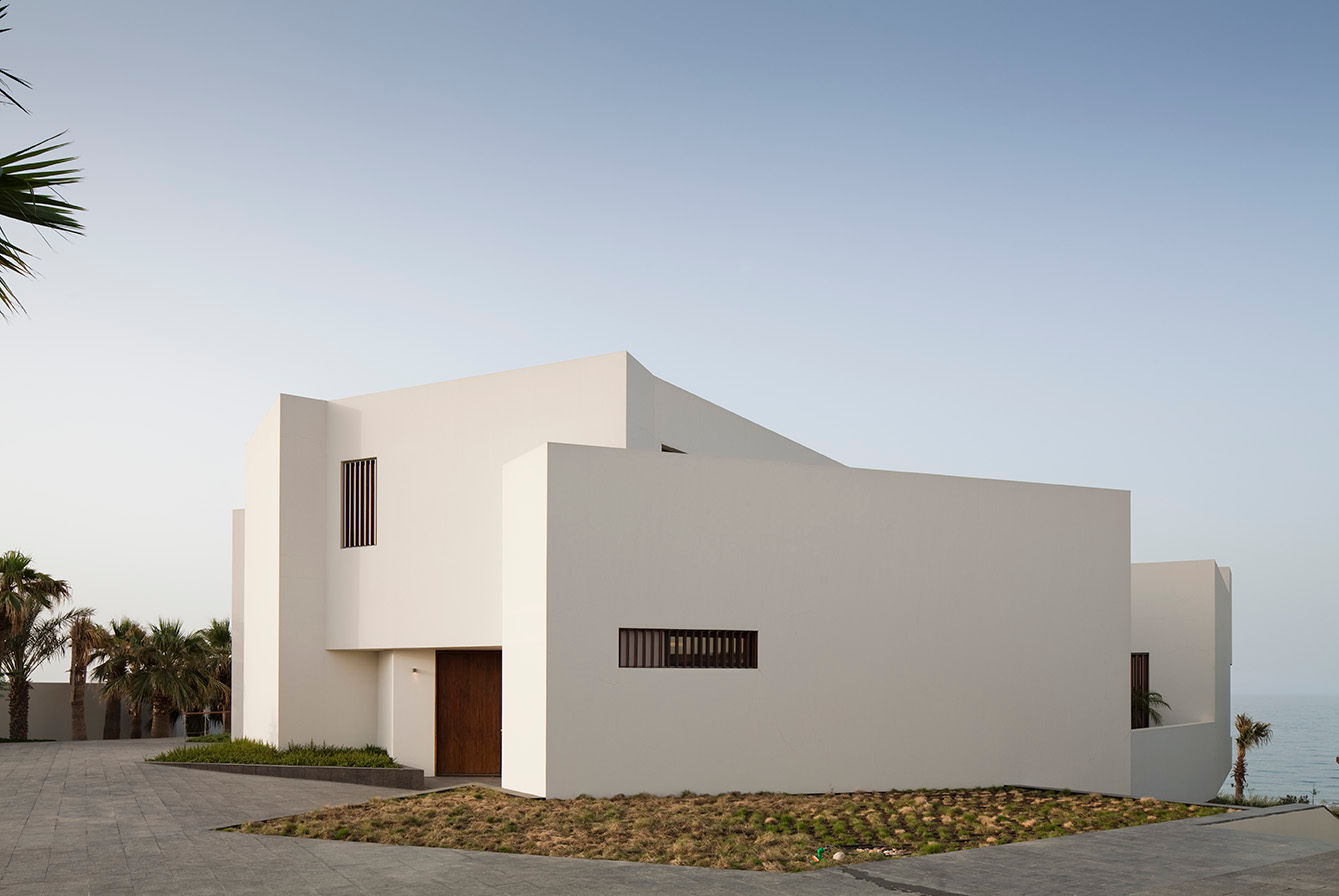 Diseño de una casa minimalista y moderna en Barcelona, AGi architects arquitectos y diseñadores en Madrid AGi architects arquitectos y diseñadores en Madrid Casas unifamiliares