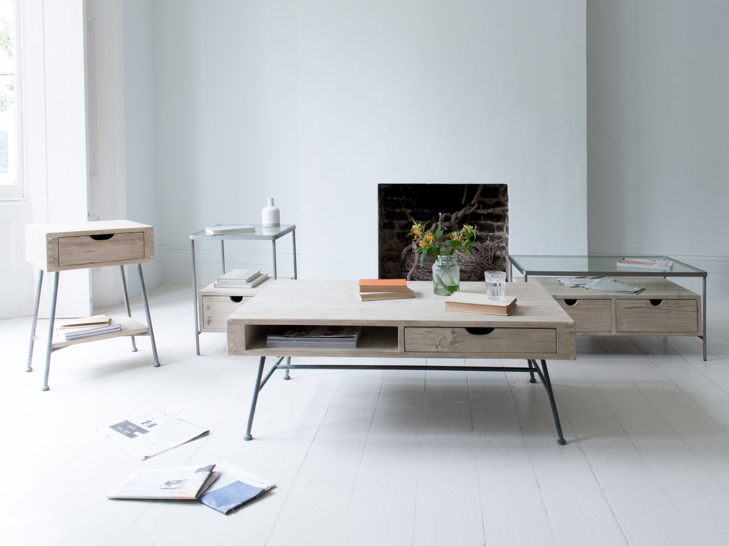 NEW coffee table and side table collection Loaf Salon moderne Canapés & tables basses