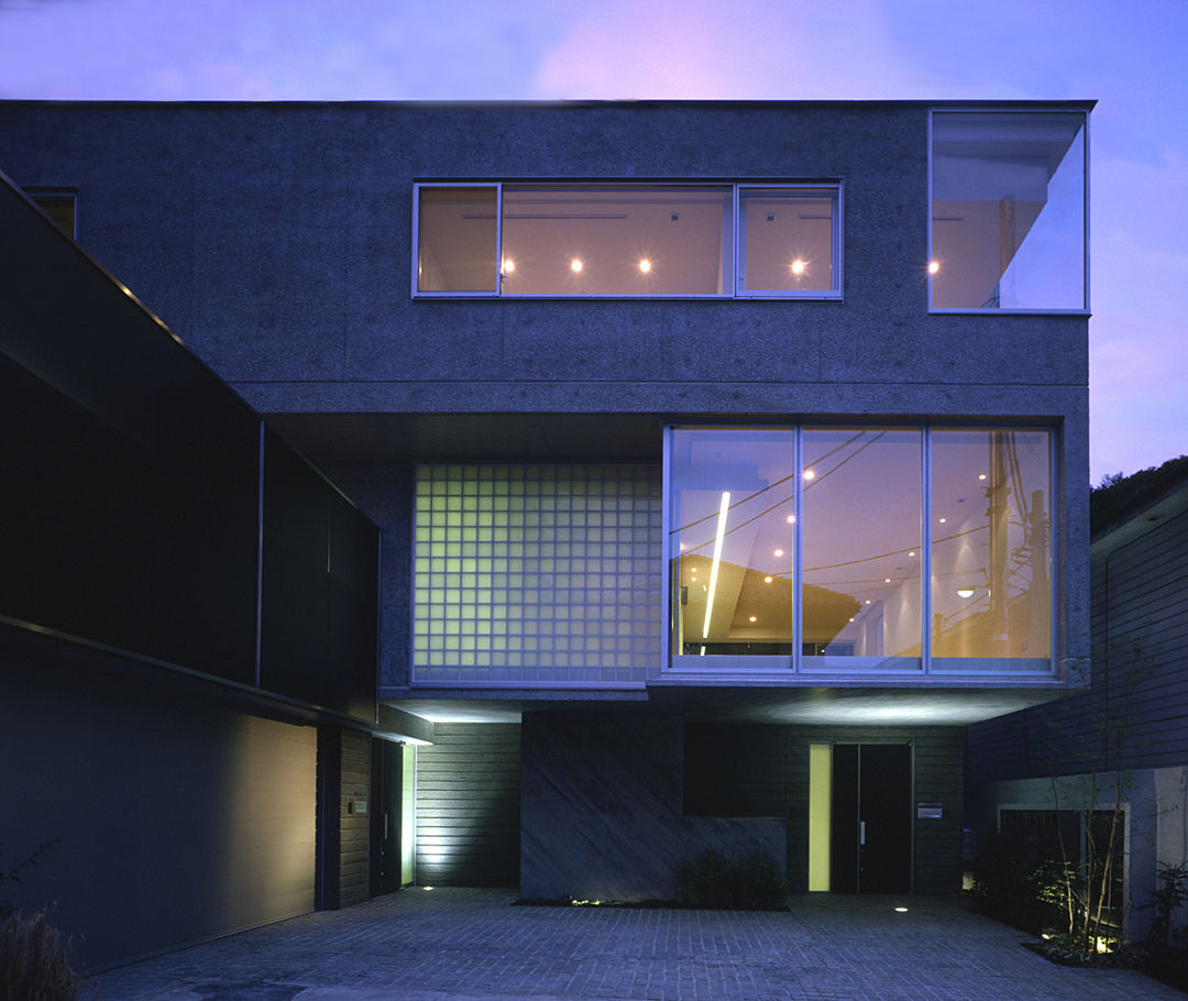 HIROO FLAT 裏手の広大な森を借景とした住まい, JWA，Jun Watanabe & Associates JWA，Jun Watanabe & Associates Modern houses