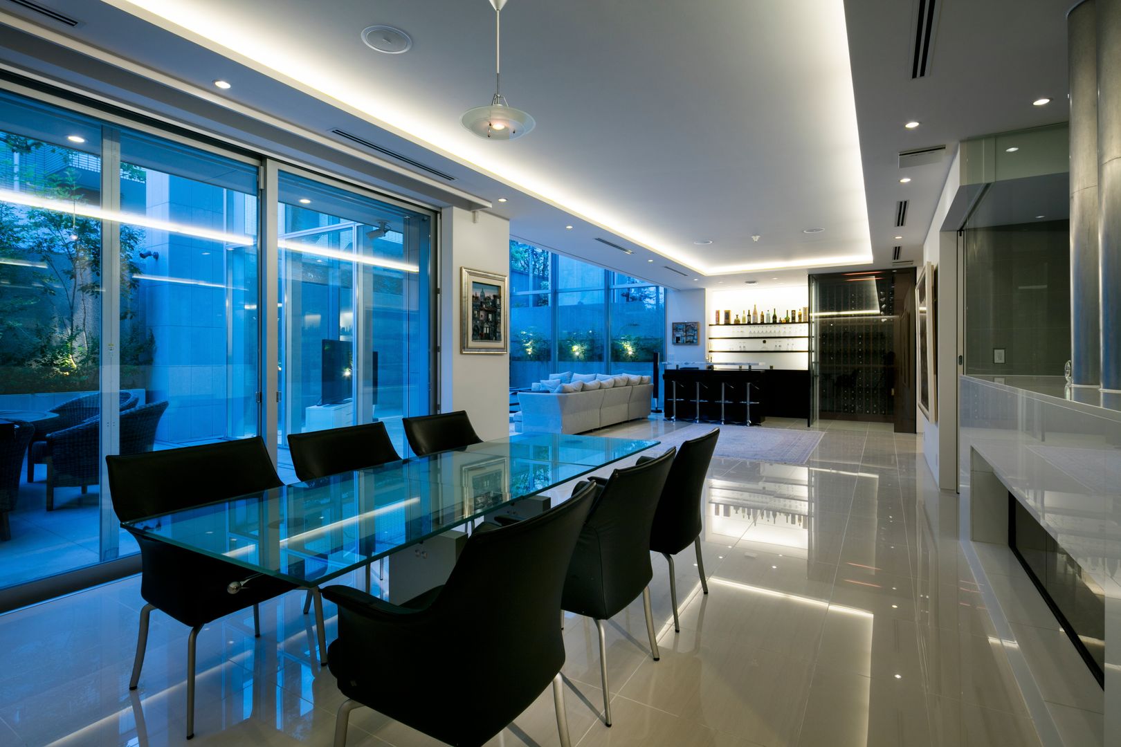 homify Modern dining room