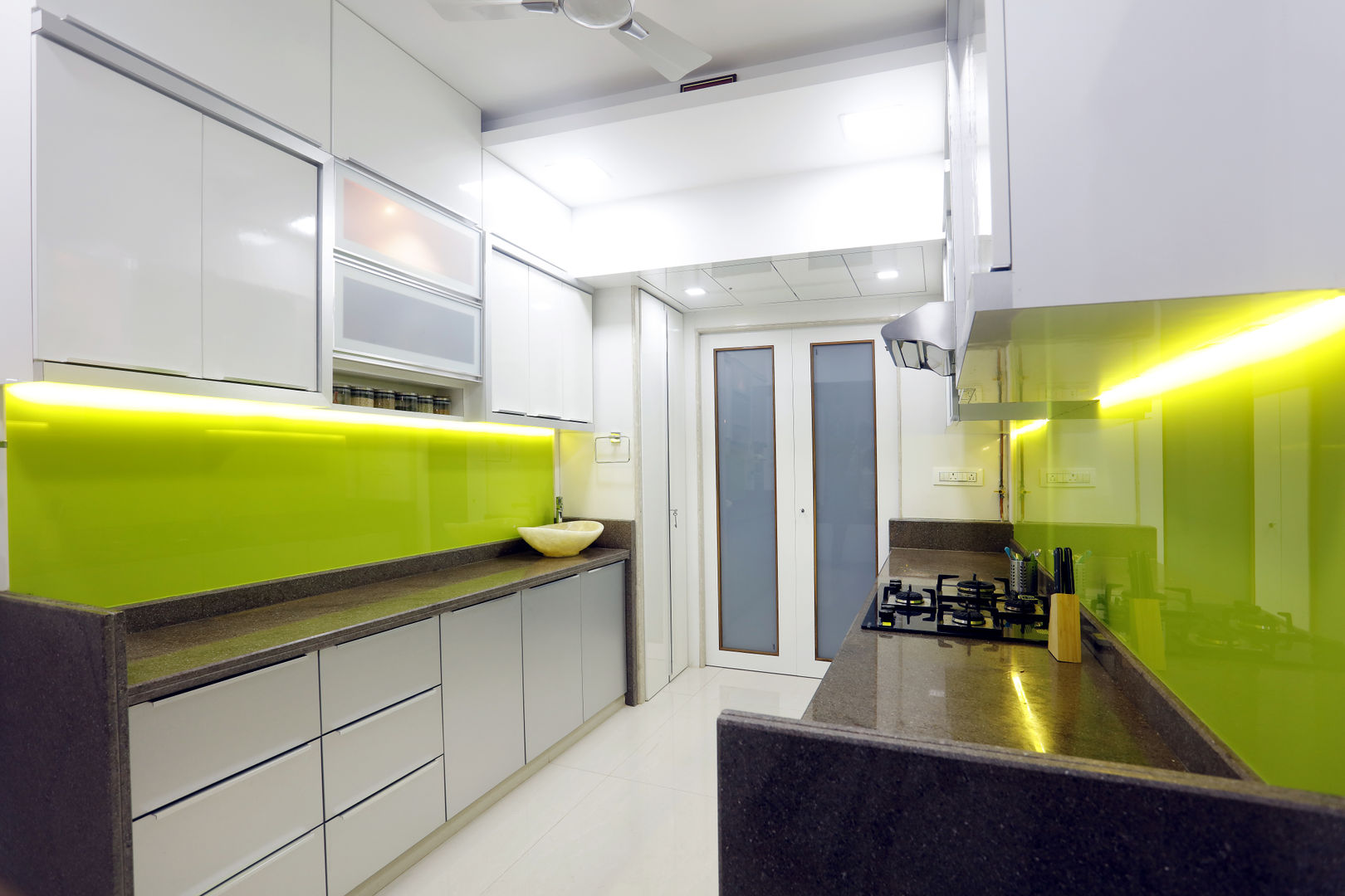 homify Modern kitchen