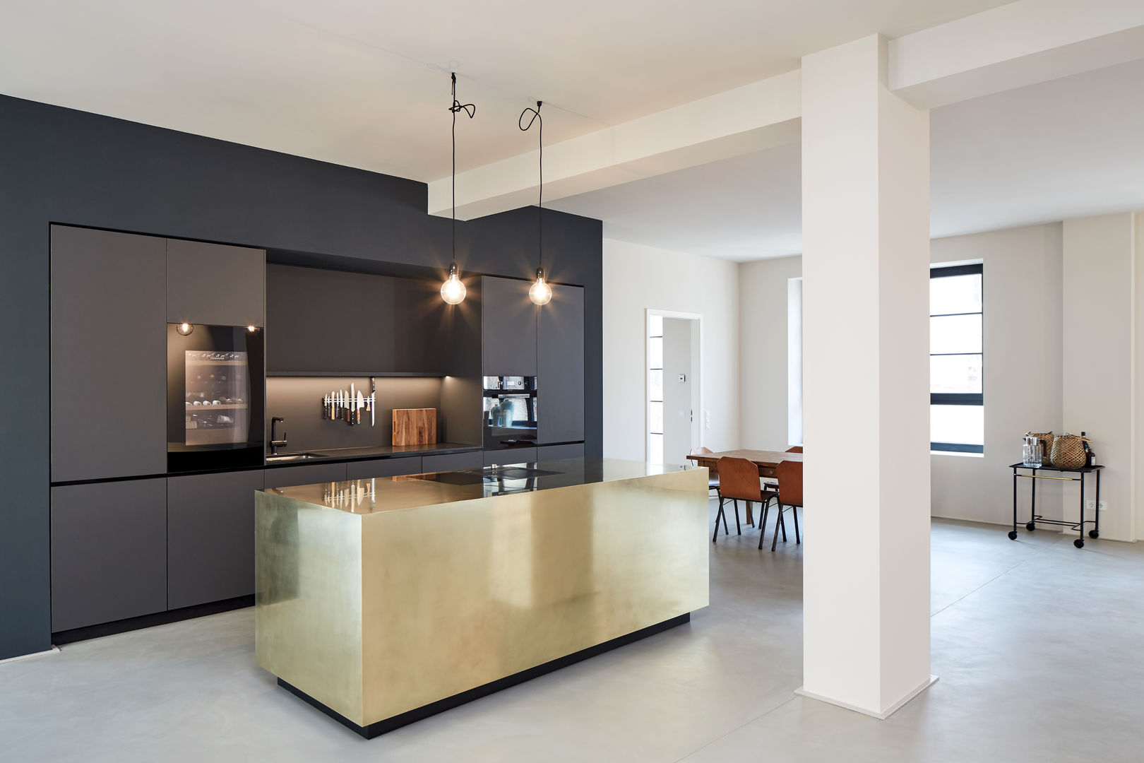 luxus Kücheninsel in Messing, STUDIOLIVIUS STUDIOLIVIUS Kitchen Copper/Bronze/Brass Cabinets & shelves