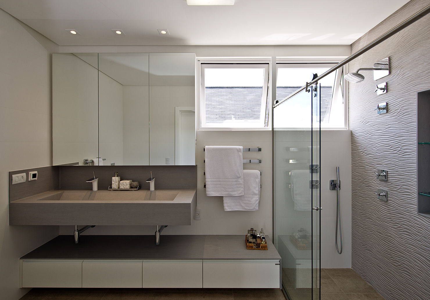 Residência minimalista, Espaço do Traço arquitetura Espaço do Traço arquitetura Minimalist style bathrooms