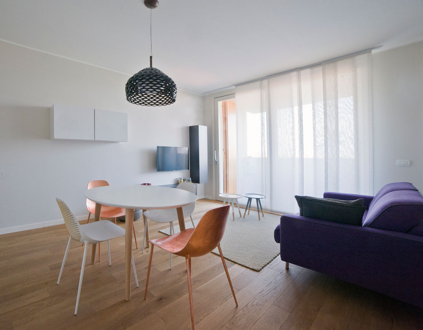 Piccolo Appartamento a Milano, Gianluca Bugeia | Architetto e Designer di Interni Gianluca Bugeia | Architetto e Designer di Interni Salas de jantar modernas