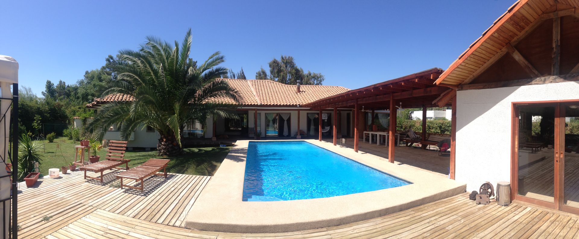 Vista desde la Piscina, homify Casas de madera Madera Acabado en madera