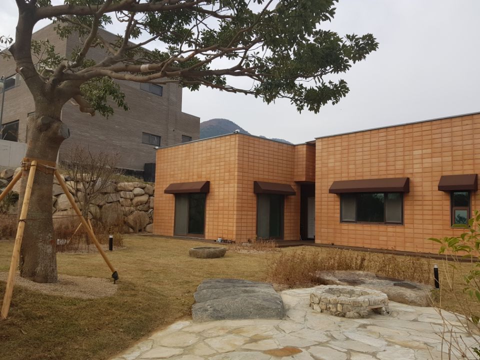 주택정원_부산 기장군 단독주택 정원 프로젝트, (주)정원디자인더숲 (주)정원디자인더숲 Eclectic style gardens