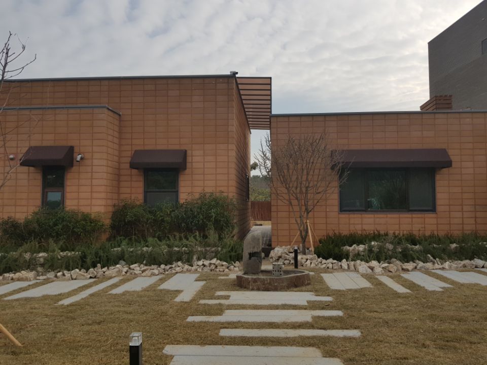 주택정원_부산 기장군 단독주택 정원 프로젝트, (주)정원디자인더숲 (주)정원디자인더숲 Jardines eclécticos