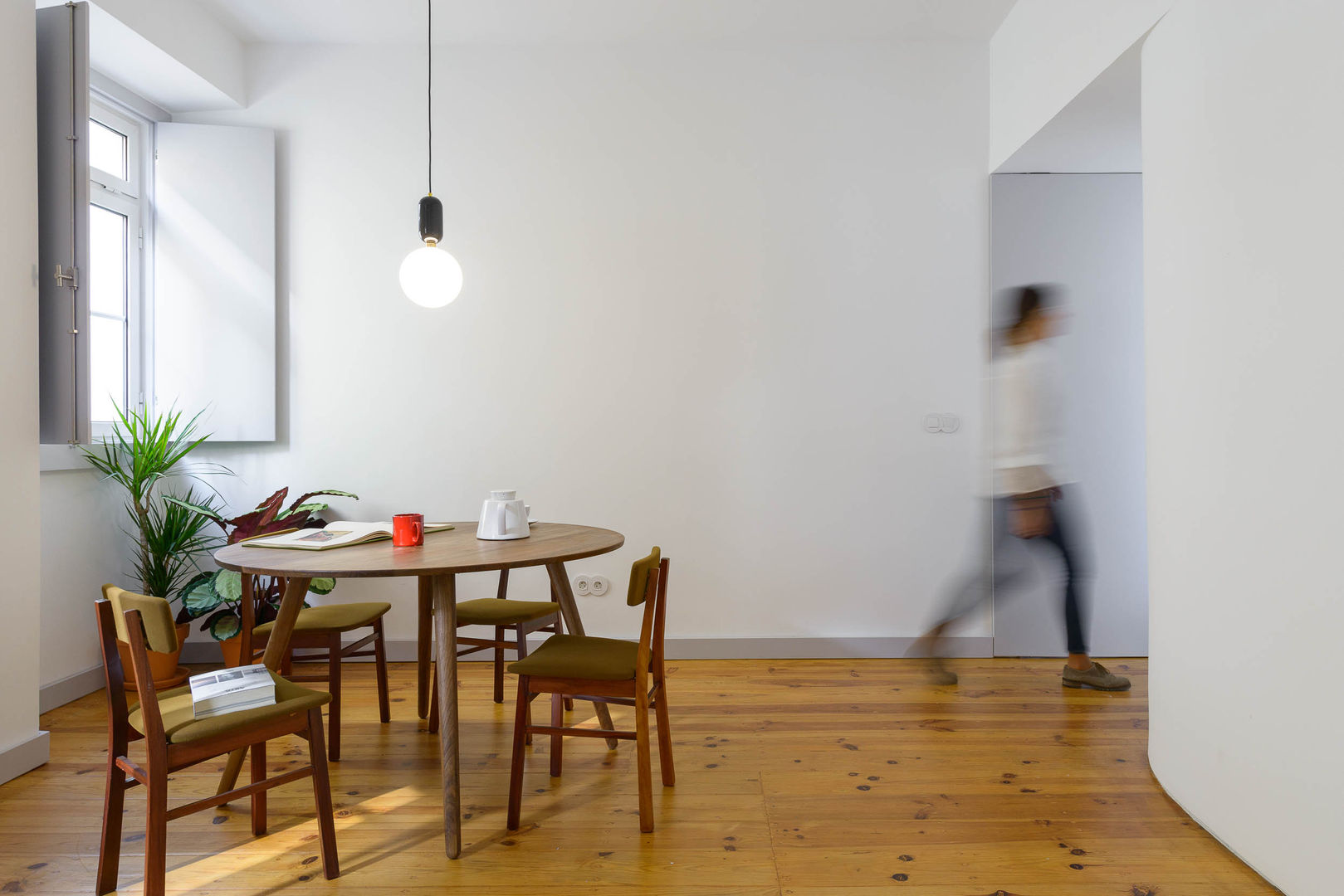 Ajuda, arriba architects arriba architects Mediterranean style dining room