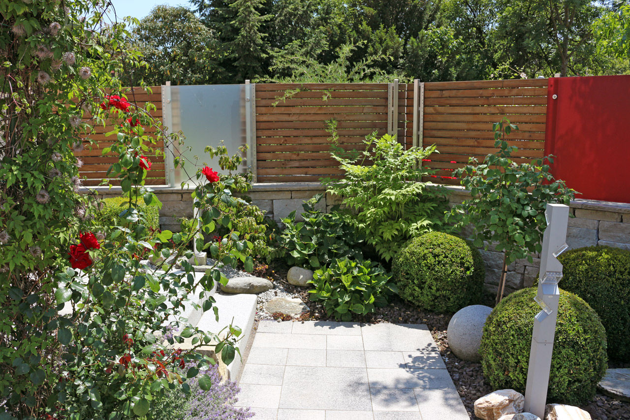 Faszination Gartenteich - modern und verspielt RAUCH Gaten- und Landschaftsbau GbR Ausgefallener Garten Sichtschutz