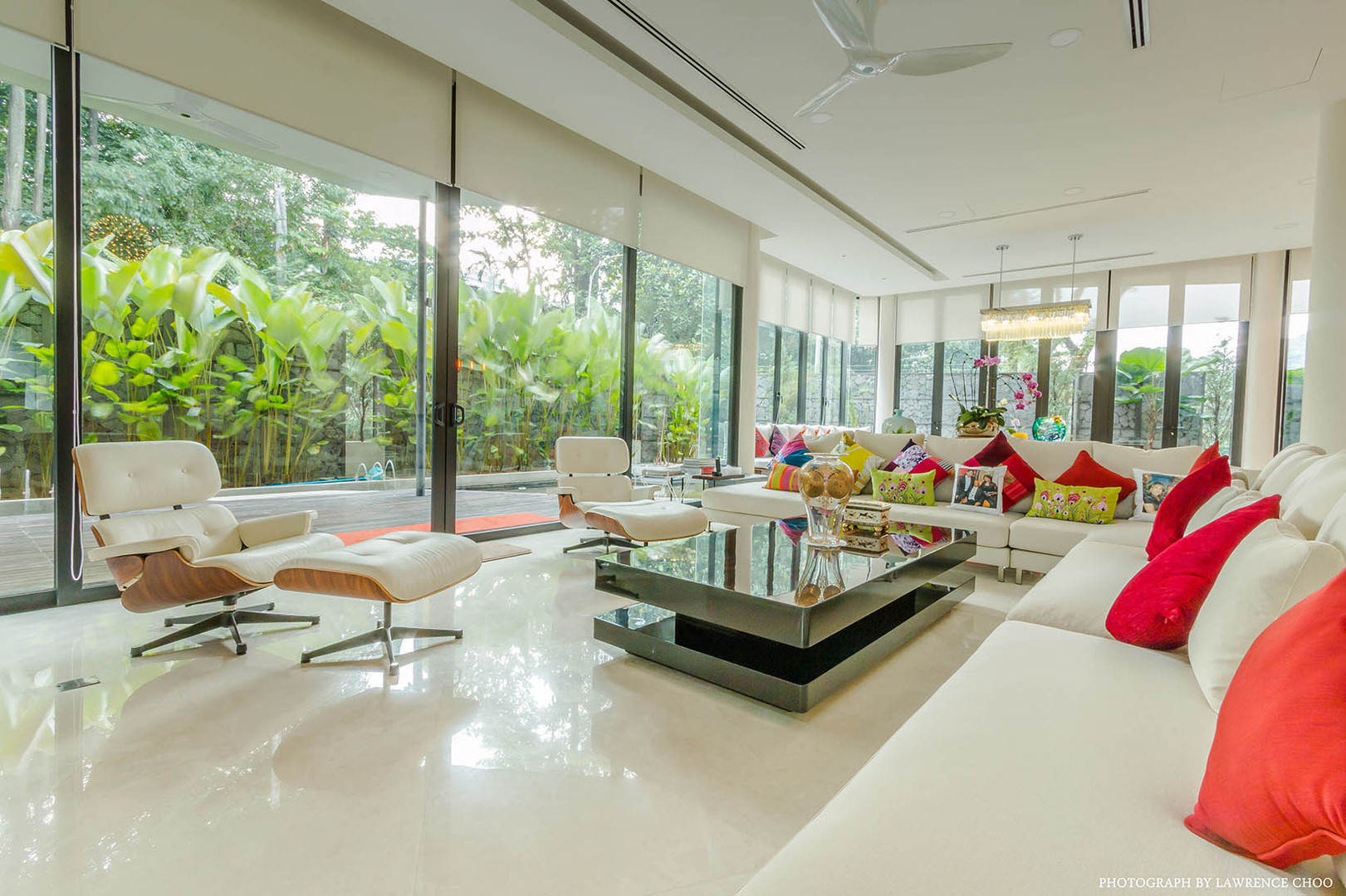 Raja Chulan Bungalow - 6 Bedroom Modern House, MJ Kanny Architect MJ Kanny Architect Salon moderne