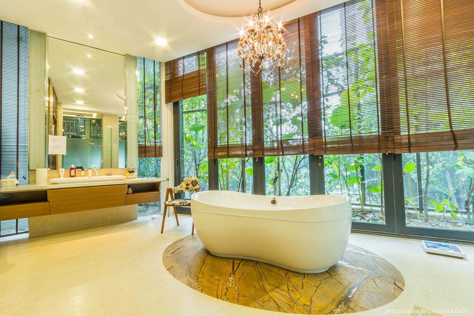 Raja Chulan Bungalow - 6 Bedroom Modern House, MJ Kanny Architect MJ Kanny Architect Salle de bain moderne