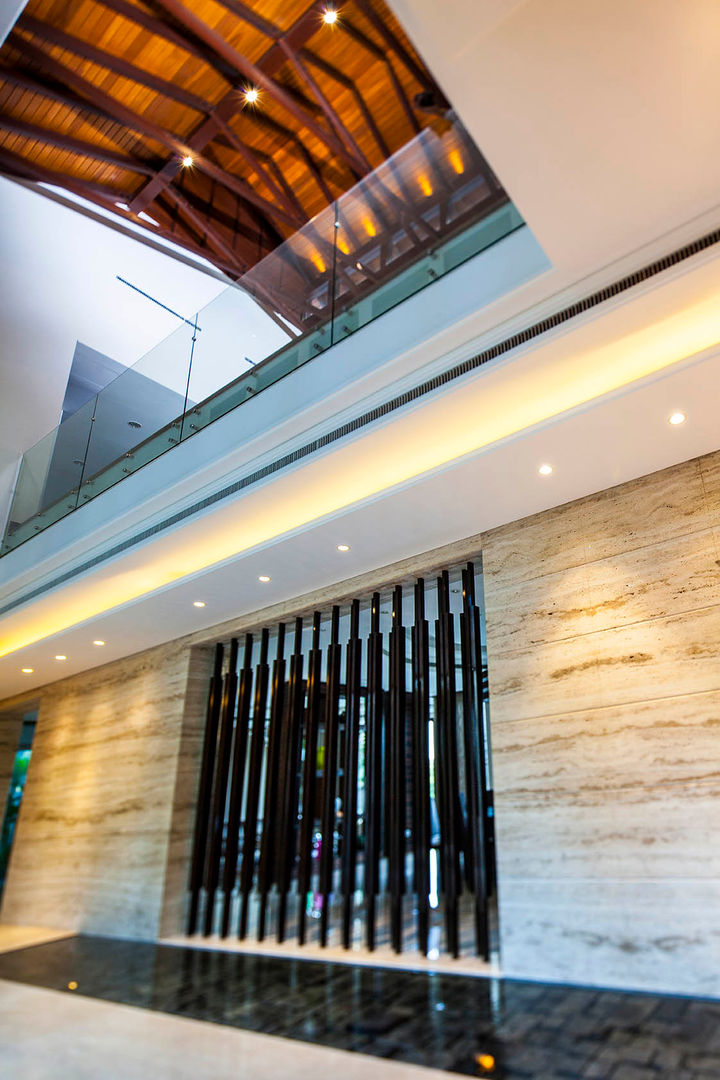Seputeh House - Modern 3 Storey Bungalow, MJ Kanny Architect MJ Kanny Architect Dinding & Lantai Tropis