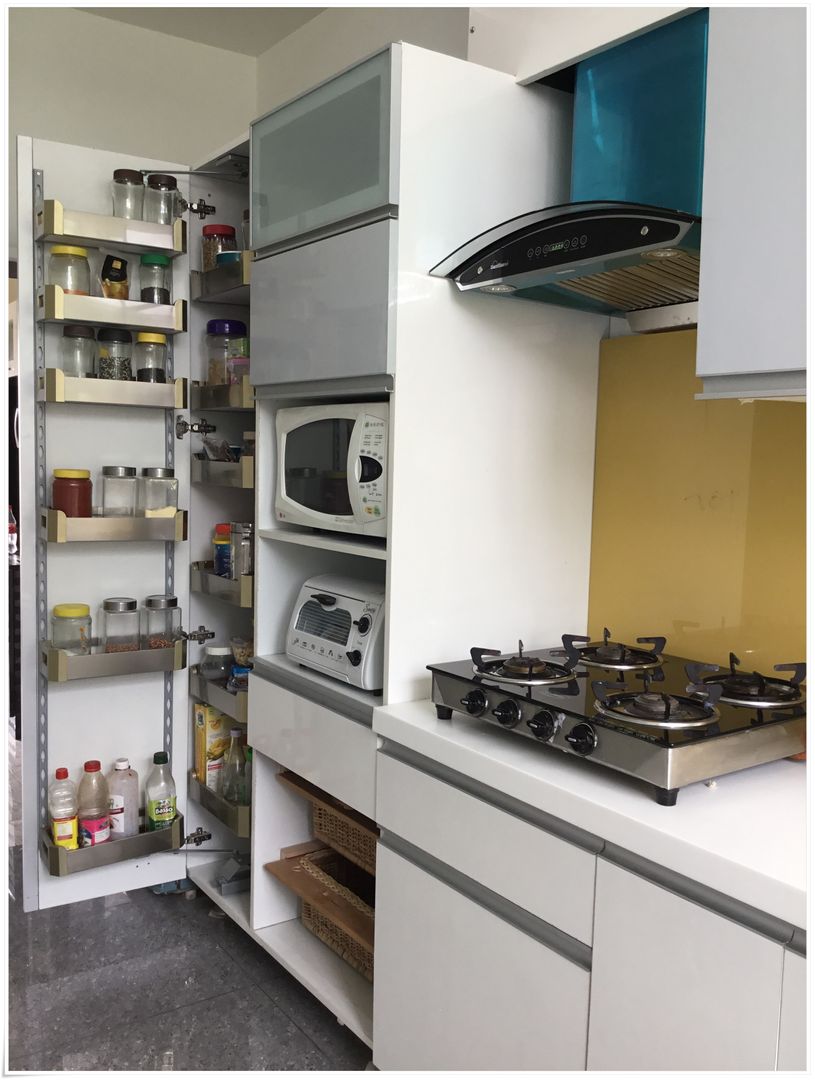 Tall Unit System in the Kitchen Studio Ipsa Modern style kitchen