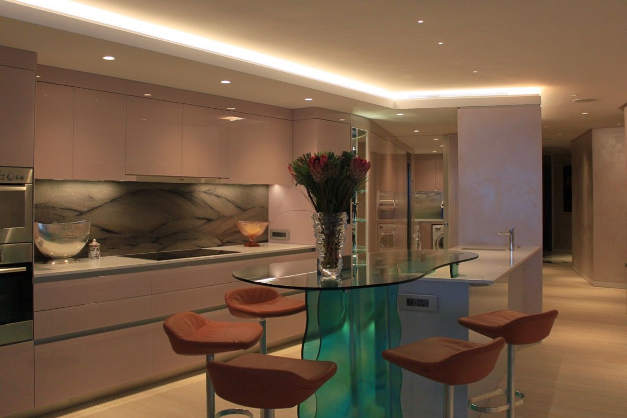 Glass Table Commission - Ocean Wave Table Visage Glass Group Sp.zo.o Built-in kitchens Glass kitchen lighting,kitchen worktop,glass table,designer table,residence glass,ocean glass,natural furniture