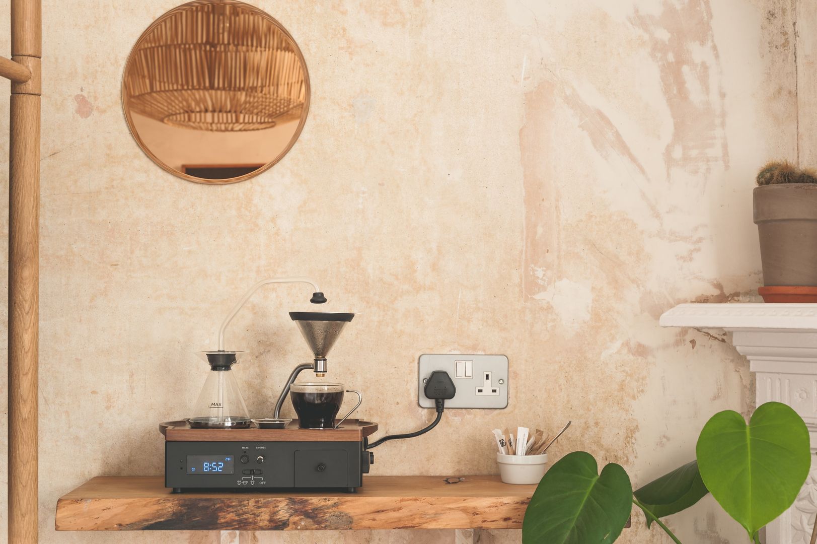 Barisieur - Tea & Coffee Brewing Alarm Clock Josh Renouf Chambre industrielle Bois Effet bois Accessoires & décorations