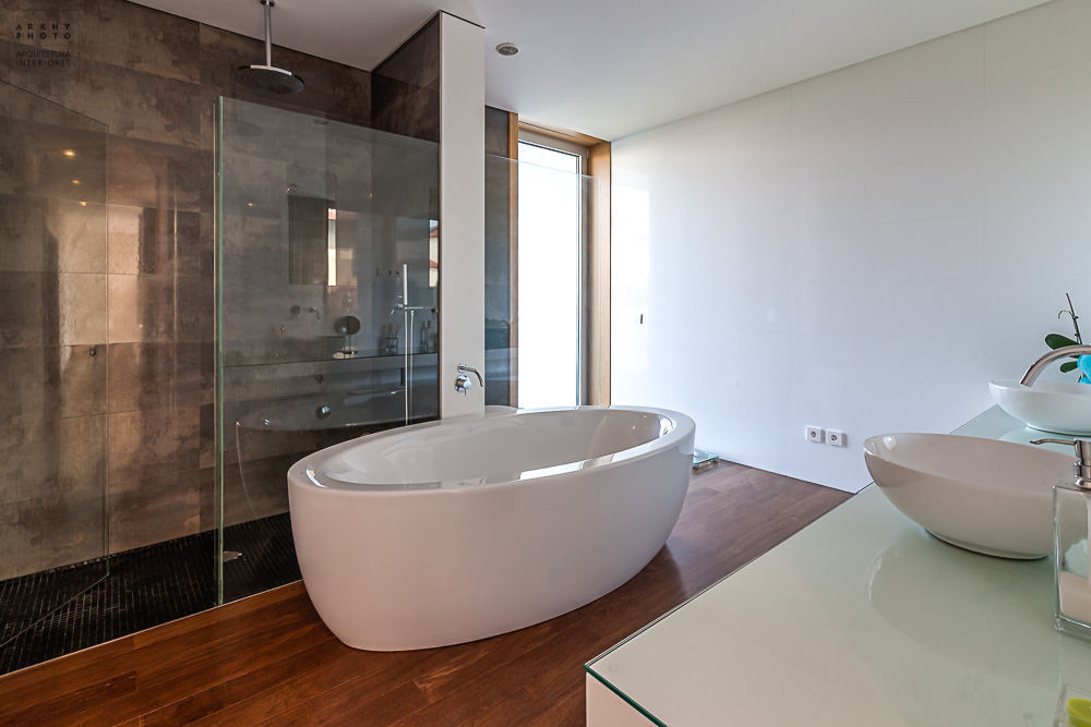 Fotografia de arquitetura – Moradia Unifamiliar, ARKHY PHOTO ARKHY PHOTO Modern bathroom