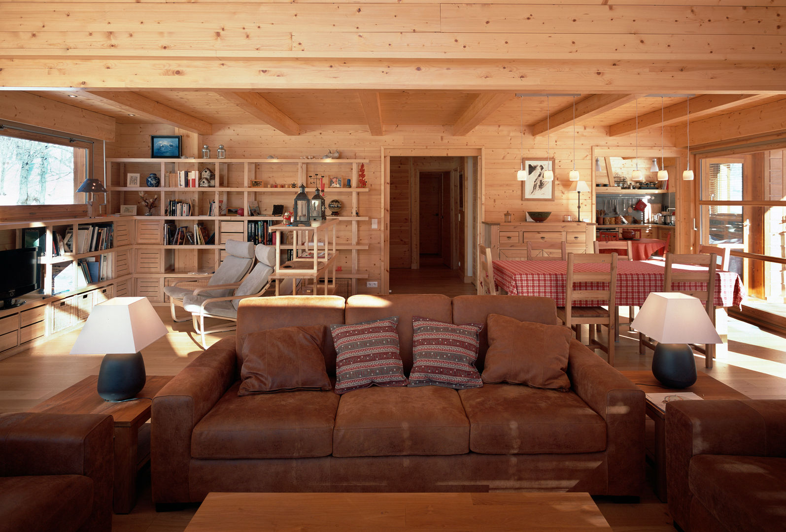 Chalet montagna VillaBio, VillaBio VillaBio クラシックデザインの リビング