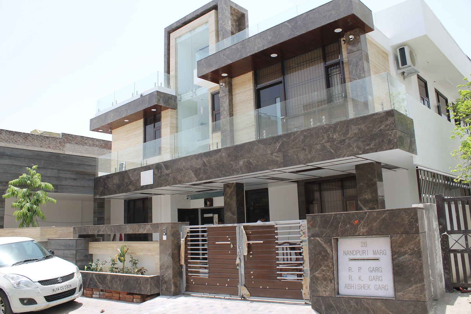 Garg Residence, KHOWAL ARCHITECTS + PLANNERS KHOWAL ARCHITECTS + PLANNERS Modern home