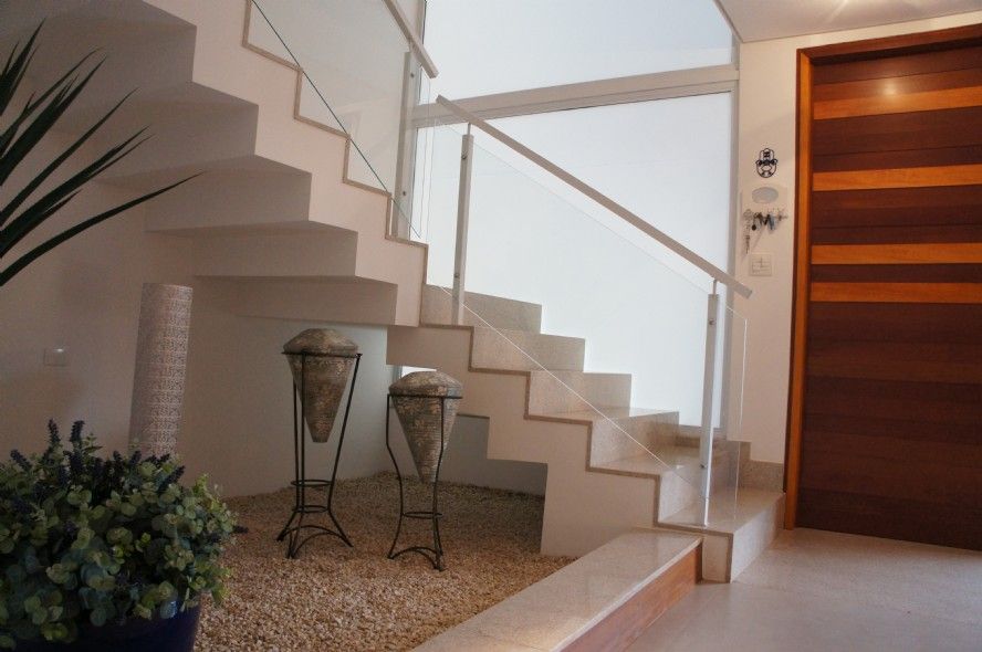 Residência MR - Condomínio Reserva do Engenho - Vista Interna Kako Braga Arquitetura e Design Corredores, halls e escadas modernos