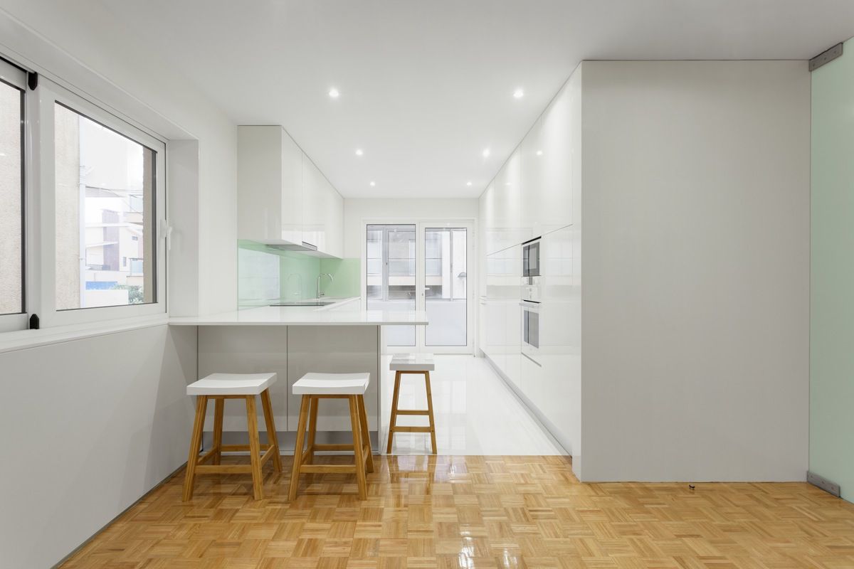 Apartamento - Póvoa de Varzim, e|348 arquitectura e|348 arquitectura Minimalist kitchen