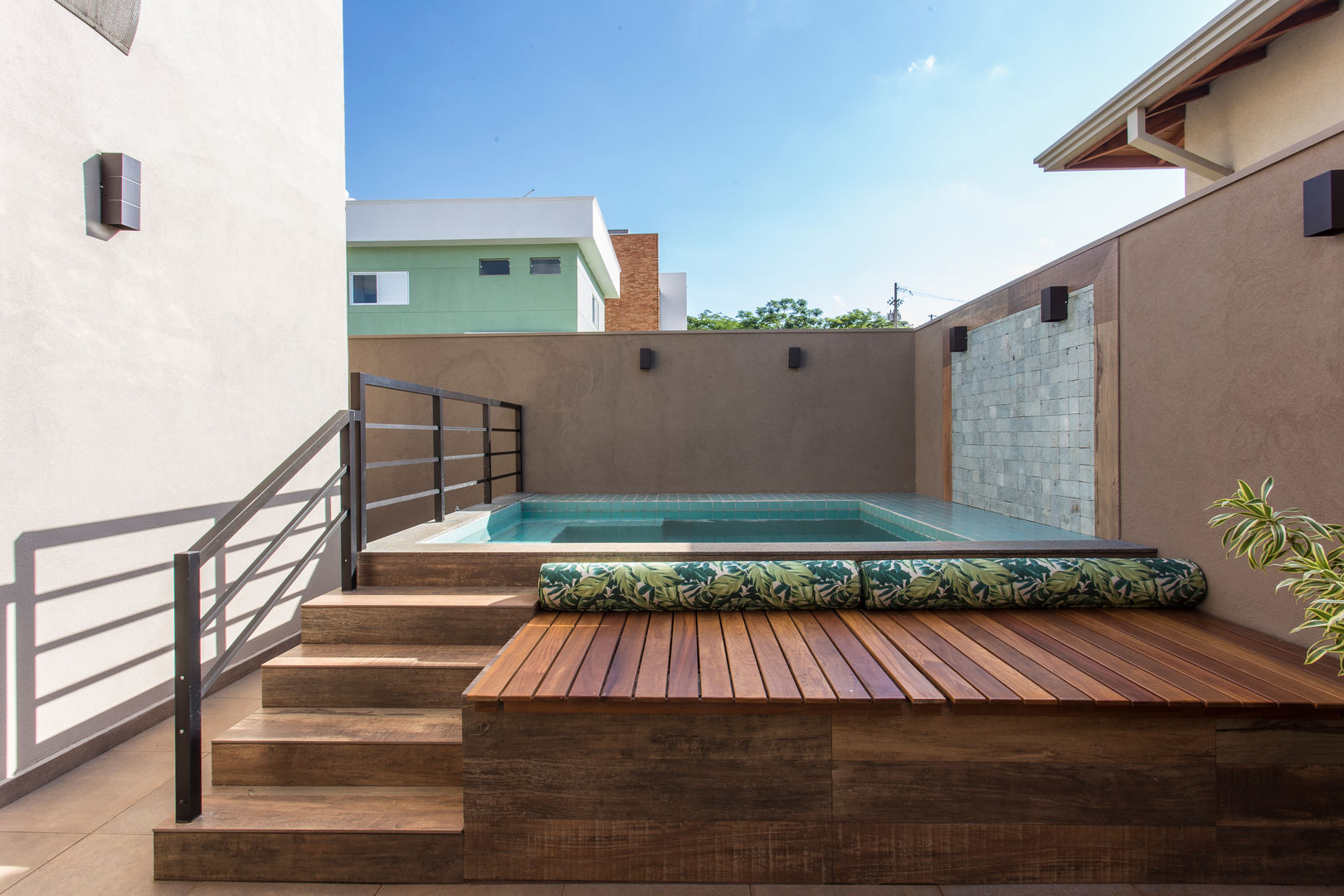 Piscinas, Algodoal Arquitetura Algodoal Arquitetura 庭院泳池 陶器