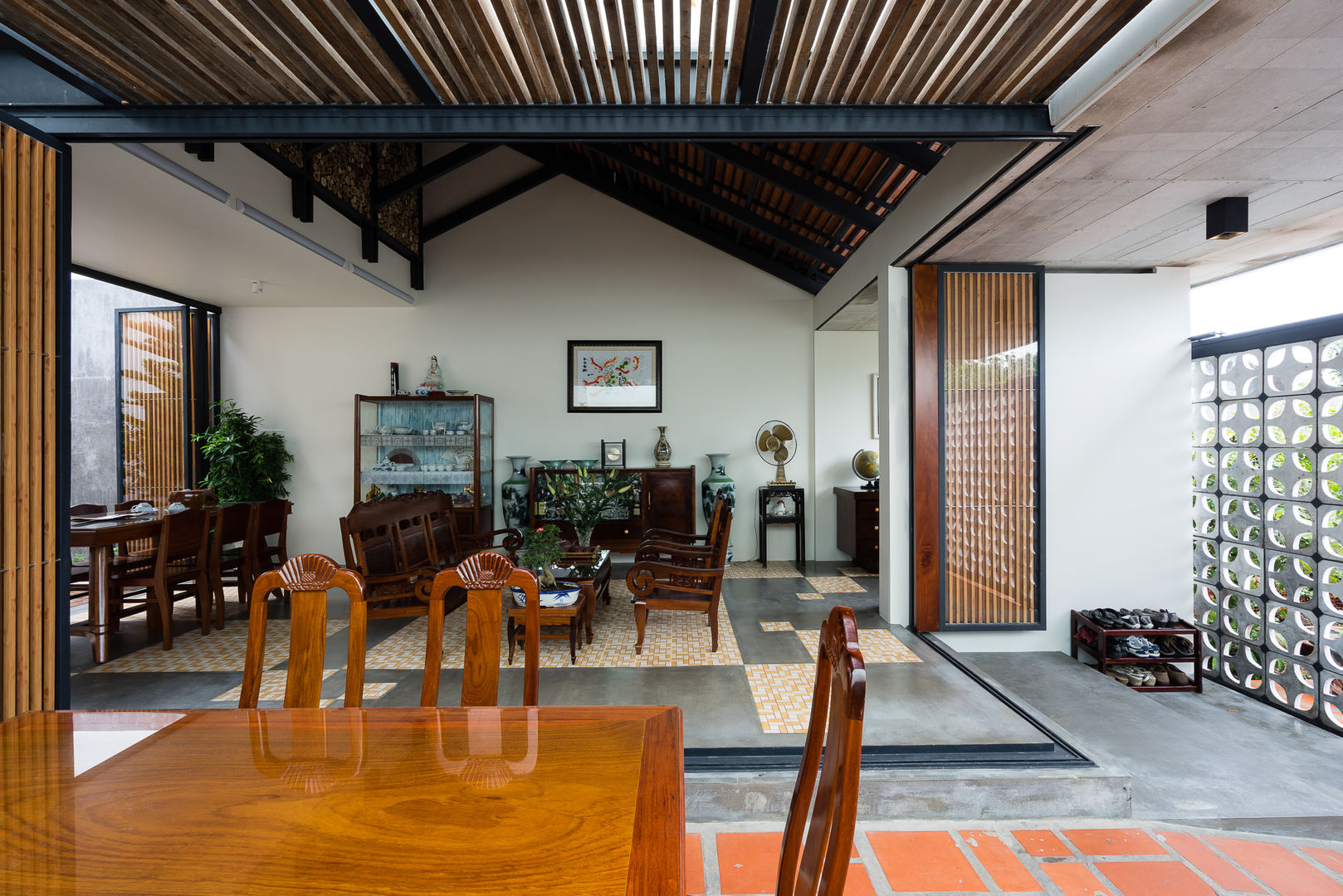 Nhà NỬA MÁI, AD+ AD+ Asian style living room