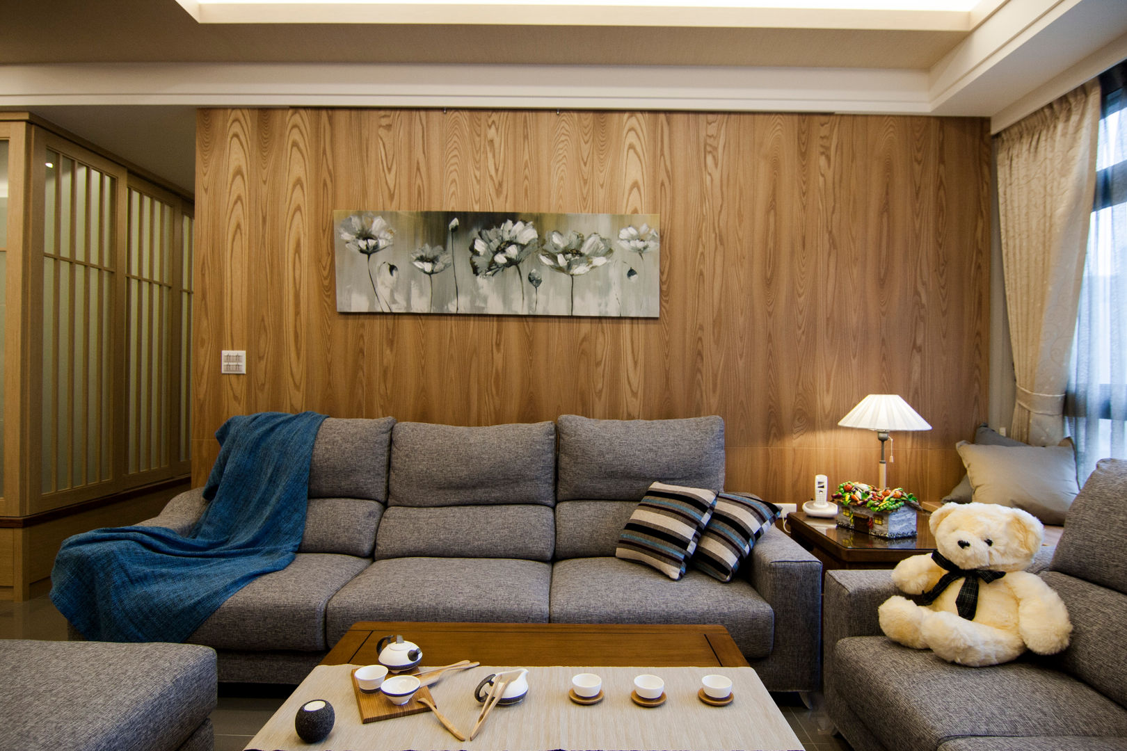 日式休閒的退休宅居, 青築制作 青築制作 クラシックデザインの リビング