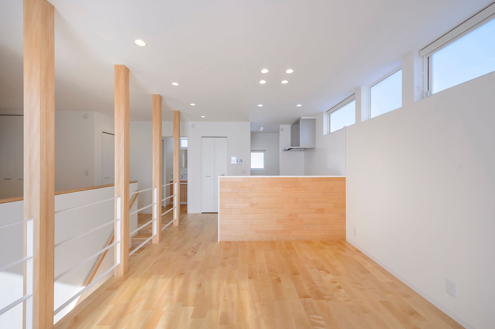 HouseK2, 一級建築士事務所 ima建築設計室 一級建築士事務所 ima建築設計室 ห้องทานข้าว ไม้จริง Multicolored