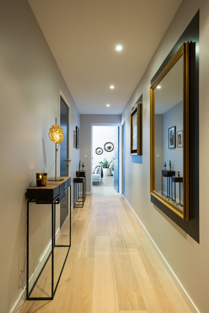 Appartement Wilson - Bordeaux, Julie Chatelain Julie Chatelain Modern corridor, hallway & stairs