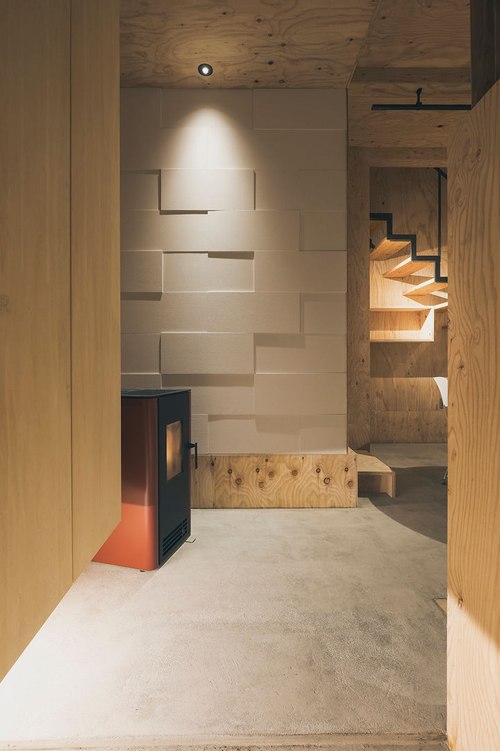 集う家/リノベーション, 一級建築士事務所 Atelier Casa 一級建築士事務所 Atelier Casa Minimalist corridor, hallway & stairs