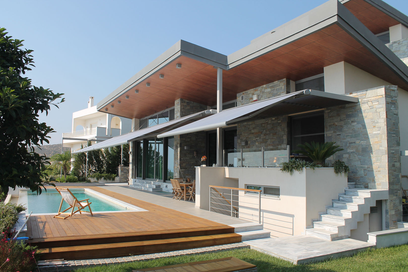 homify Mediterranean style balcony, porch & terrace