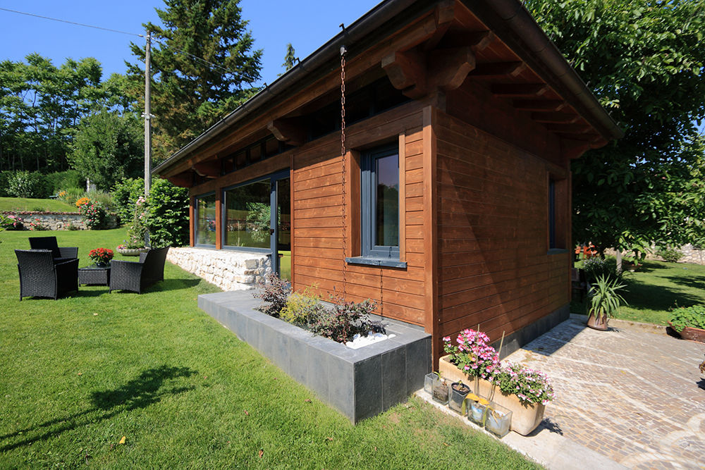 La fioriera nel pianerottolo Daniele Arcomano Casa di legno padiglione,esterno in legno,giardino