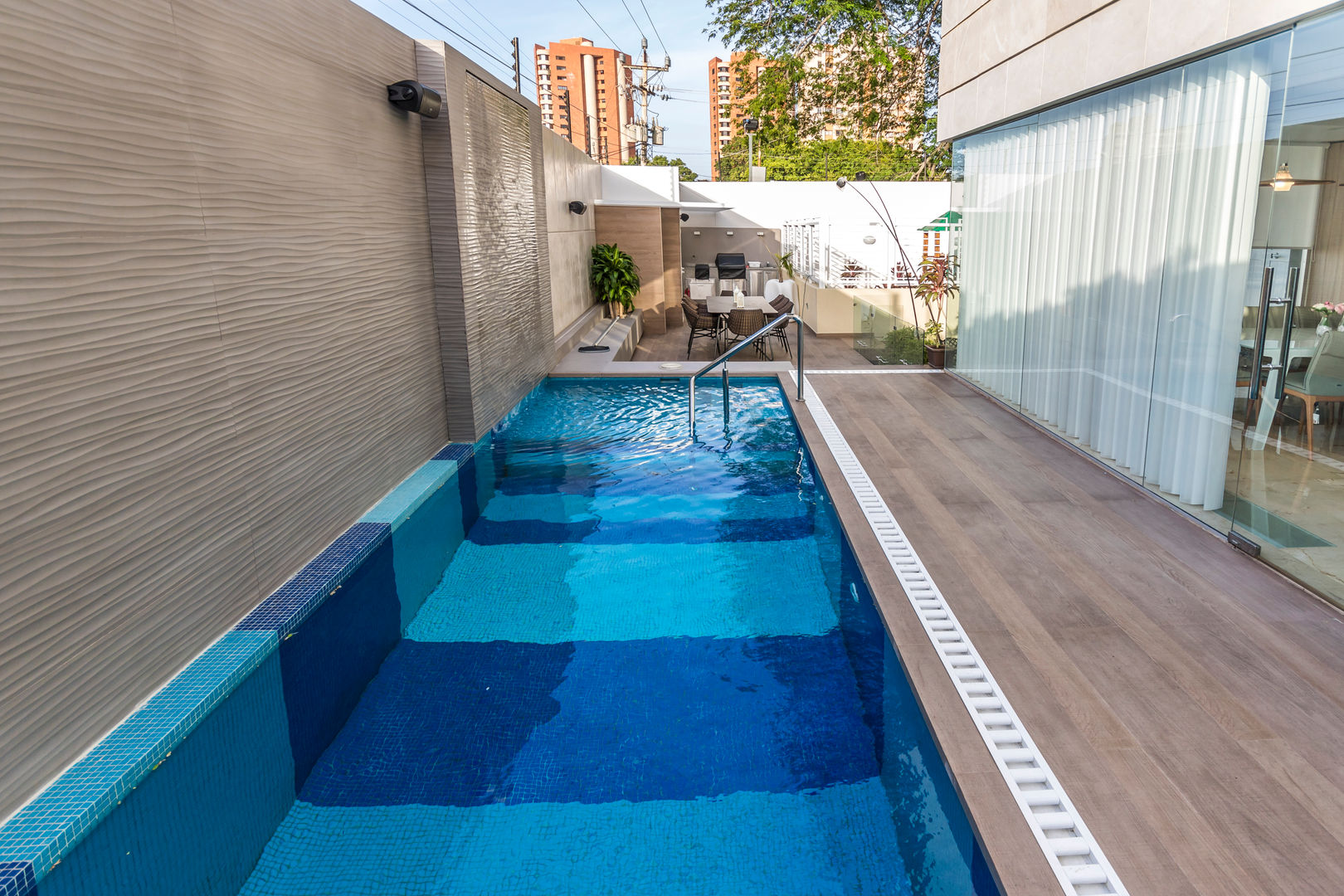 CASA FV, Design Group Latinamerica Design Group Latinamerica Garden Pool Tiles