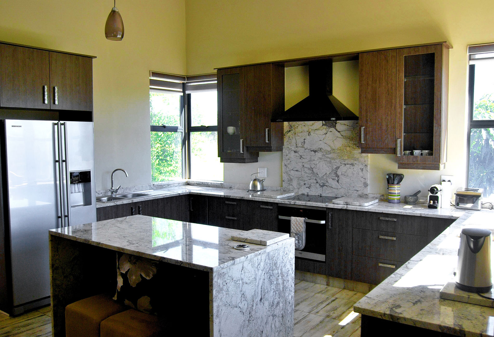 Jax Meyer Kitchen & BIC's, Capital Kitchens cc Capital Kitchens cc Modern Kitchen Wood Wood effect